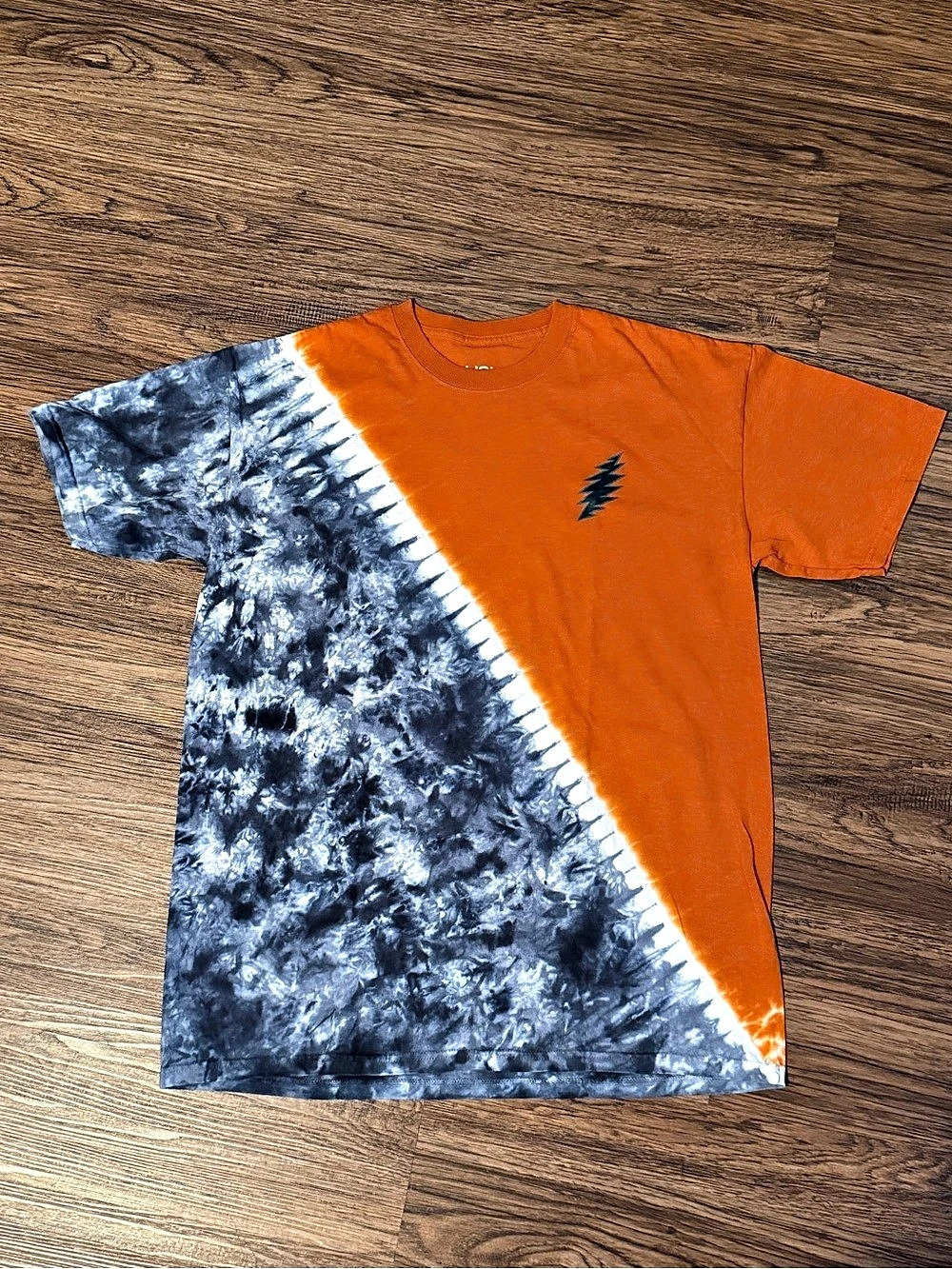 Liquid Blue Grateful Dead Bolt Split Dye T-Shirt Orange & Gray in Size Large